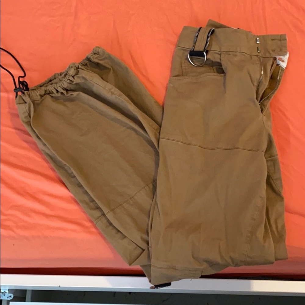 I am Gia cargo pants